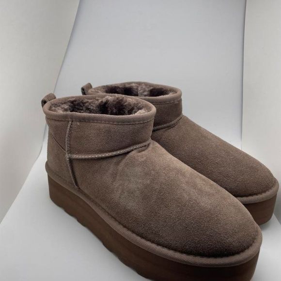 CUSHIONAIRE Women's COZY Genuine Suede pull on platform boot TAUPE 11 - Picture 1 of 6